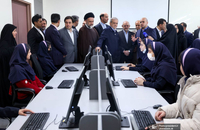 بازدید پزشکیان از مدرسه هوشمند فرزانگان یک شهریار (1)