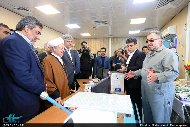 بازدیدهای آیت‌الله هاشمی رفسنجانی از پروژه‌های نفت و پتروشیمی در جزیره خارک