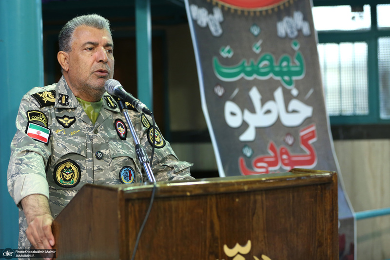 بازدید جمعی از کارکنان بنیاد تعاون وزارت دفاع از بیت امام خمینی در جماران