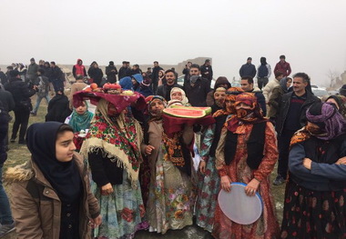 تجربه زمستان گرم در جشن‌های شب یلدا  بزرگ ترین کرسی کشور در اردبیل برپا شد