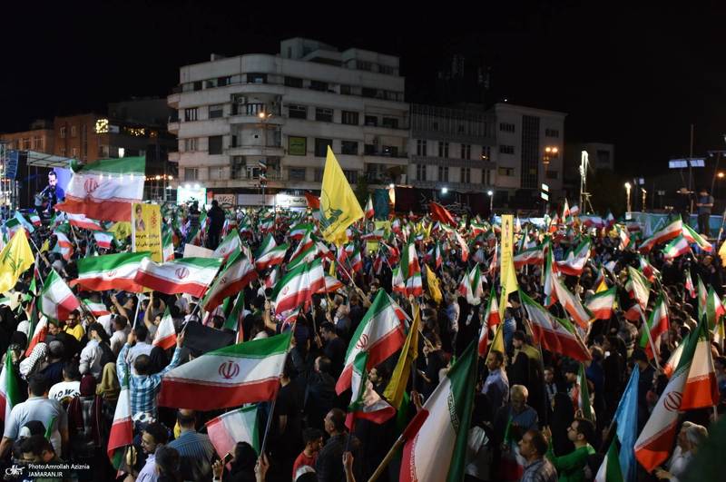 هفتادمین اجتماع پر شور مردم در میدان انقلاب