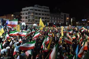 هفتادمین اجتماع پر شور مردم در میدان انقلاب