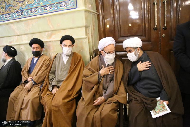 حضور مراجع و علما در مسجد امام حسن عسکری(ع) در پی ارتحال آیت الله العظمی صافی(ره)