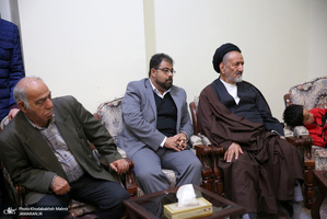 دیدار جمعی از ایتام و معلولین موسسه خیریه بهشت رضا(ع) با سید حسن خمینی