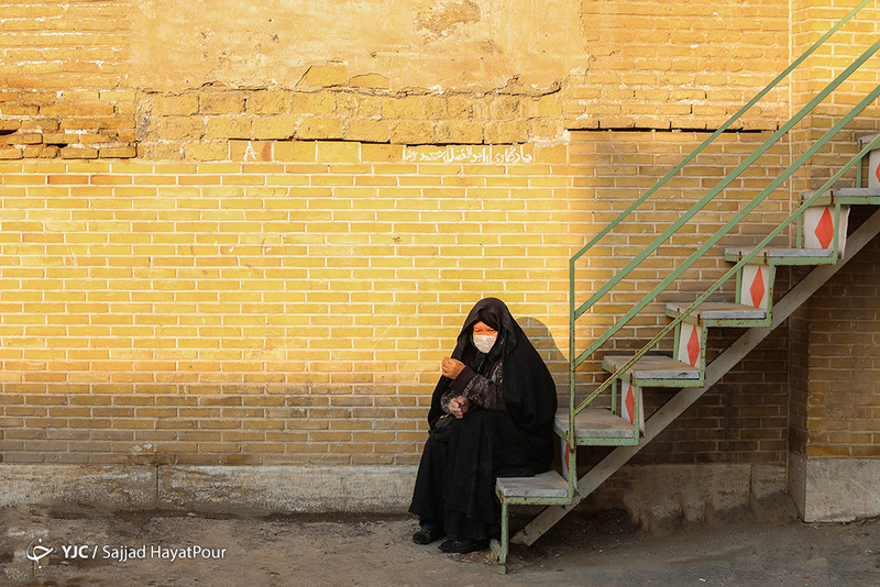 ویزیت رایگان مردم جهت پیشگیری از کرونا در مناطق محروم قم + تصاویر