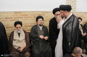 حضور آیت الله سید حسن خمینی در مراسم وداع با آیت الله العظمی شبری زنجانی (ره)
