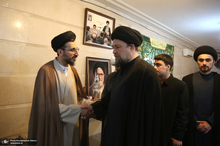 حضور آیت الله سید حسن خمینی در منزل شهید سید اسماعیل خطیب‌