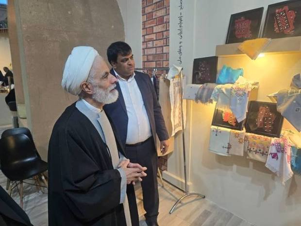 بازدید معاون حقوقی رئیس‌جمهوری از نمایشگاه گردشگری/ مجید انصاری: اگر صنعت گردشگری رونق بگیرد می‌توان امیدوار بود که از صادرات نفت هم ما را بی‌نیاز کند 