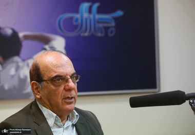 عباس عبدی: پزشکیان تا پایان همین امسال فقط وقت دارد که اصلاحات لازم را انجام دهند/ رییس جمهور همان گونه که درباره قانون حجاب رفتار کرد باید در باره سایر قوانین مانع تحول عمل کند/ هنوز مساله ساده فیلترینگ که بلای جان کشور است را حل نکرده‌اند