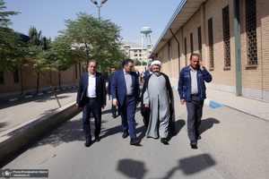 بازدید رئیس موسسه تنظیم و نشر آثار امام خمینی(س) از شرکت چاپ و نشر بانک ملی