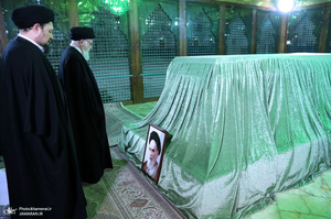 حضور رهبر معظم انقلاب در مرقد مطهر امام خمینی(س) و گلزار شهیدان