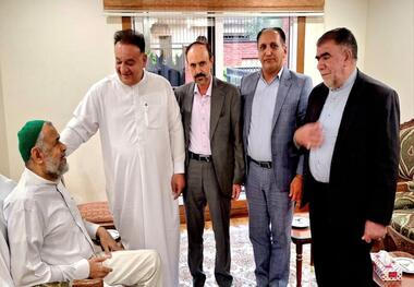 عیادت جمعی از فعالان حوزه اقوام و اقلیت های مذهبی از سید محمود علوی + عکس