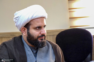 نشست هم‌اندیشی جمعی از طلاب و دانشجویان پژوهشگر حوزه اندیشه امام (س) با رئیس مؤسسه تنظیم و نشر آثار امام خمینی