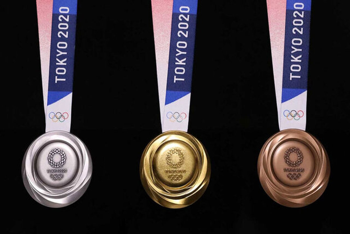 المپیک ۲۰۲۰ توکیو| چرا ورزشکاران مدال‌هایشان را گاز می‌گیرند؟