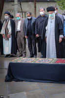 اقامه نماز رهبر معظم انقلاب بر پیکر مرحوم حسن غفوری فرد