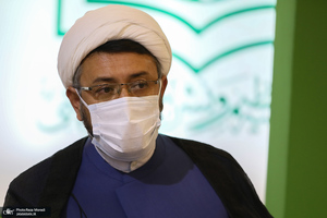 بازدید رئیس مؤسسه تنظیم و نشر آثار امام خمینی (س) از نمایشگاه قرآن