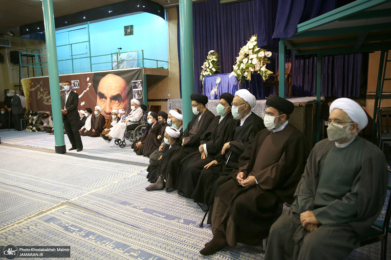 مراسم تشییع حجت الاسلام و المسلمین محتشمی پور در حسینیه جماران