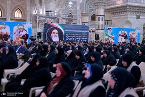 رزمایش کمک مومنانه با اهدای ۳۰۰ دستگاه ویلچر به بهزیستی در حرم امام  خمینی (س)