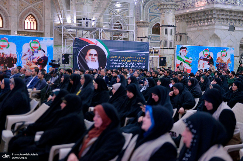 رزمایش کمک مومنانه با اهدای ۳۰۰ دستگاه ویلچر به بهزیستی در حرم امام  خمینی (س)