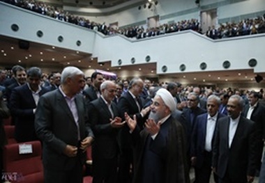 تقدیر از دهیار و کارآفرینان نمونه گیلانی با حضور رییس‌جمهور