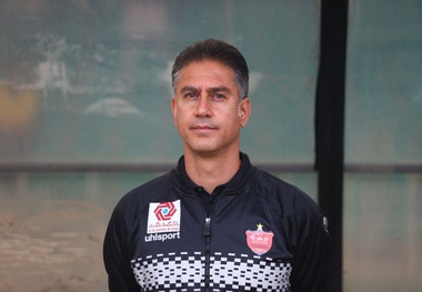 مطهری:‌ ذوب آهن در نیمه دوم جسورانه بازی کرد/حتماً هیات مدیره پرسپولیس، فوتبال را بهتر از ما می‌فهمد!
