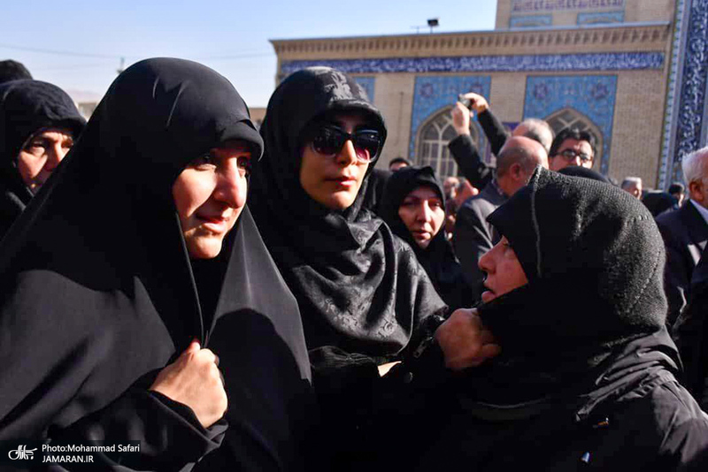 مراسم تشییع و خاکسپاری پیکر اشرف بروجردی