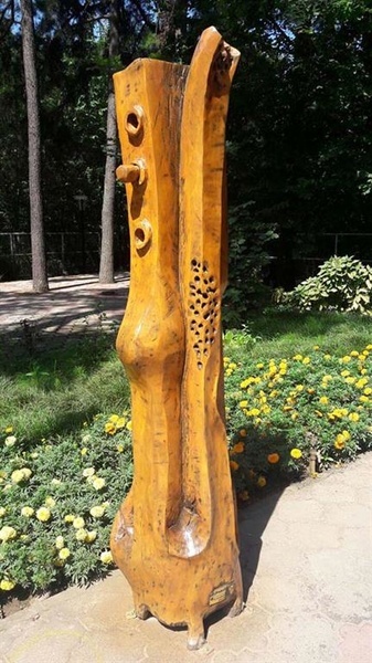 مجسمه های چوبی بوستان مفاخرترمیم و بازسازی شد
