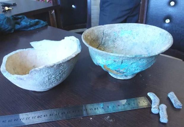 ۶ شی باستانی در ارزوییه کرمان کشف شد