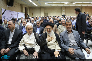 مراسم ختم مادر حجت الاسلام و المسلمین محتشمی پور در مسجد نور