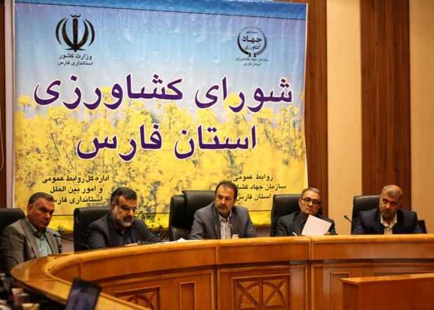 استاندار فارس: نسبت دادن تمام مشکلات به دولت، منصفانه نیست