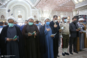 تجدید میثاق سرپرست و کارکنان موسسه تنظیم و نشر آثار امام خمینی(س) با آرمان های بنیانگذار جمهوری اسلامی