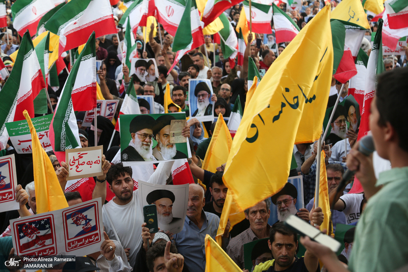 اجتماع مردمی در حمایت از رزمندگان مدافع