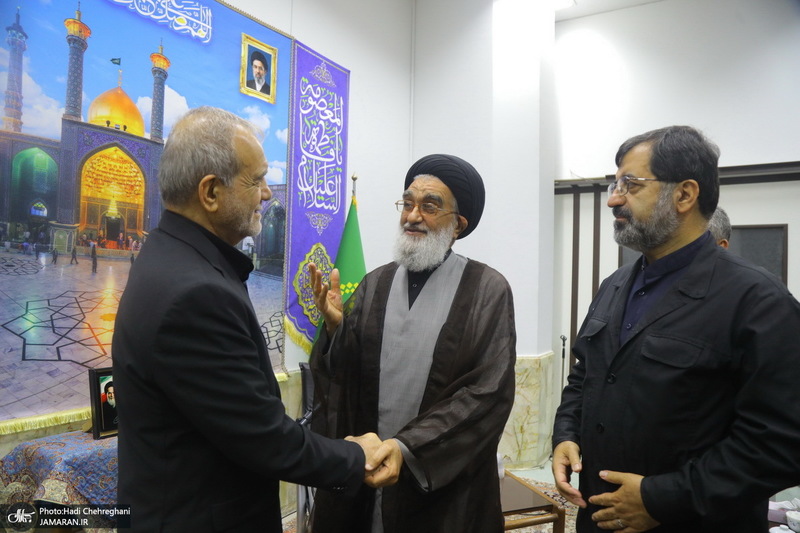 سفر رئیس جمهوری به قم و دیدار با مراجع و علما -1