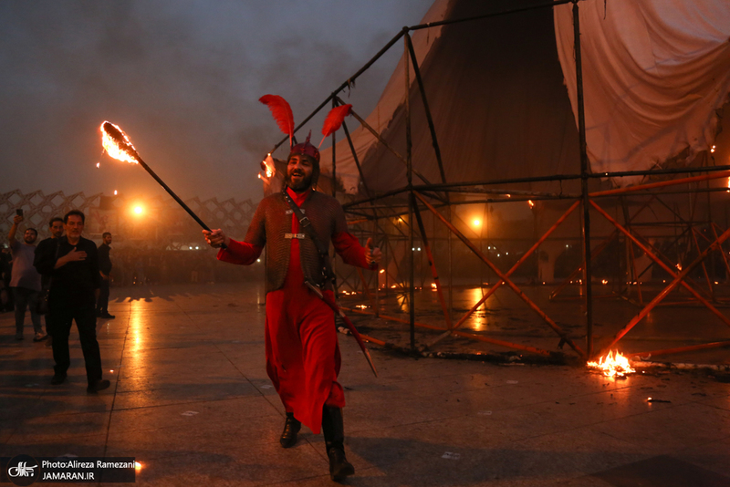 مراسم خیمه سوزان در میدان امام حسین (ع)