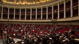 پارلمان فرانسه به تمدید وضعیت فوق العاده رای داد