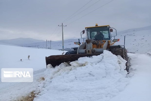 برف راه ارتباطی ۱۶۰ روستای آذربایجان‌شرقی را مسدود کرد