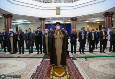 اختتامیه چهارمین دوره آموزشی کارشناسان قرآن، عترت و نماز وزارت آموزش و پرورش در حرم امام خمینی(س)