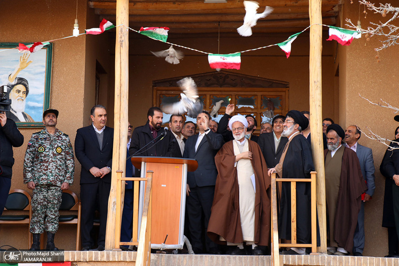 آیین نواختن زنگ انقلاب در بیت تاریخی حضرت امام(س) در خمین