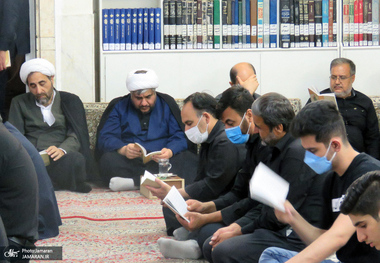 مراسم احیای شب بیست و یکم ماه رمضان در دفتر آیت الله العظمی صانعی (ره)