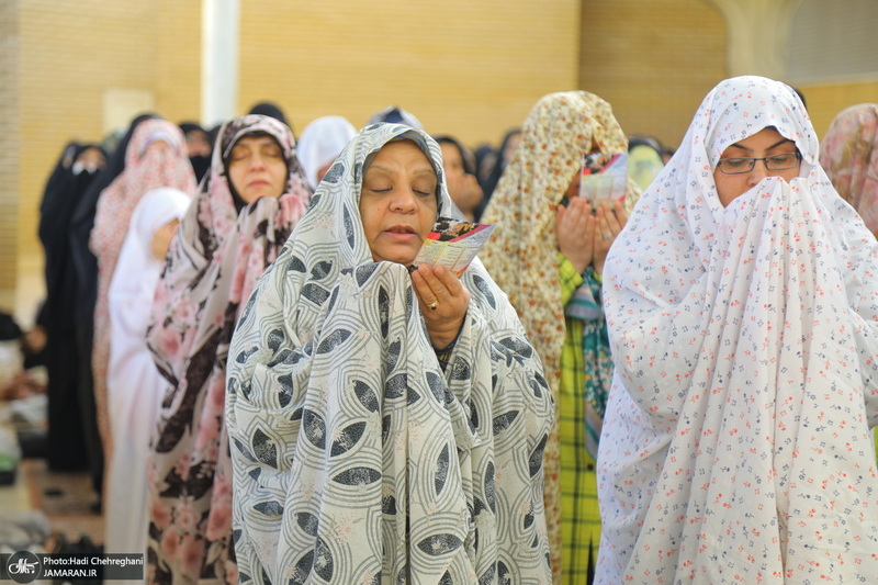 نماز عید سعید فطر در حرم مطهر حضرت معضومه (س)