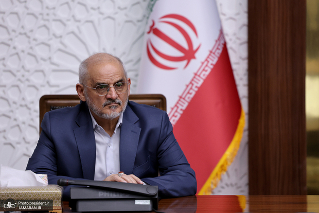 حاجی‌میرزایی: پشتیبانی از نیروهای مسلح و مدیریت اقتصاد، دو اولویت اصلی دولت است / فعال‌سازی مسیرهای جایگزین تجاری برای خنثی‌سازی محدودیت‌های محاصره دریایی 