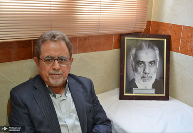 مرحوم دکتر باهر: اولین پزشک حضرت امام بودم/ هیچ اهمالی در مورد آیت‌الله شریعتمداری نشد/ بیماری باعث شد که امام قم را ترک کند/ دفترچه بیمه خدمات درمانی و سازمان تأمین اجتماعی و... از ما نسخه­‌برداری کردند