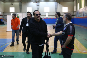 مسابقه فوتسال خیریه بین تیم هنرمندان و منتخب بنیاد حضرت زینب (س)