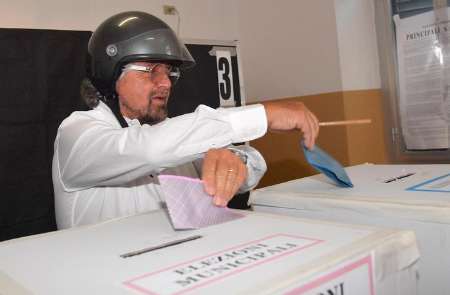 نتیجه انتخابات محلی ایتالیا به پایان نظام سه قطبی منجر شد