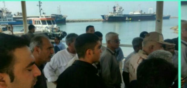 تردد دریایی مسافران گناوه به خارگ از سر گرفته شد