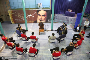 دیدار اعضای تیم ملی فوتبال نوجوانان ایران با سید حسن خمینی