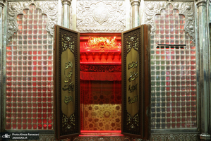 غباروبی ضریح مطهر حضرت عبدالعظیم حسنی (ع) و امام زاده حمزه (ع)