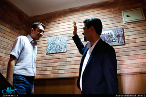 حضور سپنتا نیکنام به مناسبت روز خبرنگار در تحریریه جماران