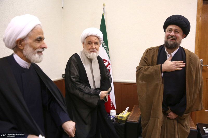 دیدار مهدی کروبی با سید حسن خمینی و جمعی از فعالان سیاسی