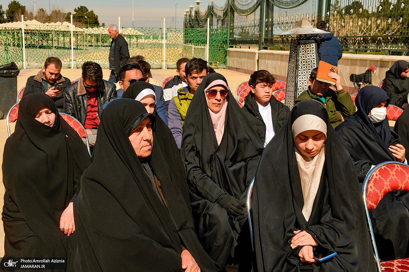 مراسم درختکاری در جوار حرم مطهر امام خمینی (س)